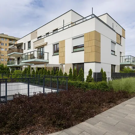 Spacious Family With Garden & Parking By Renters