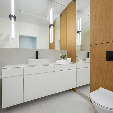 شقة Spacious Family With Garden & Parking By Renters *