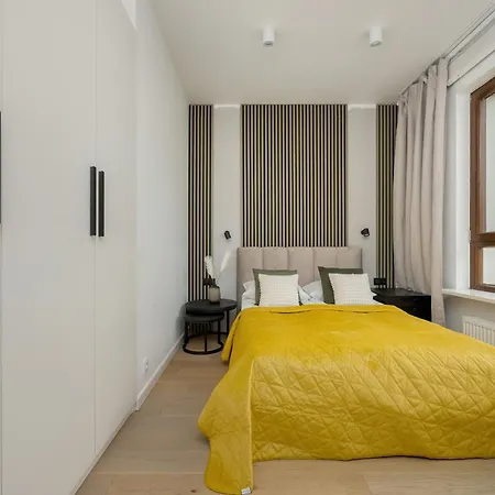 Apartment Spacious Family With Garden & Parking By Renters Warsaw