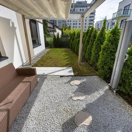 Apartment Spacious Family With Garden & Parking By Renters Warsaw