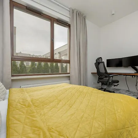 Spacious Family With Garden & Parking By Renters * Warsaw