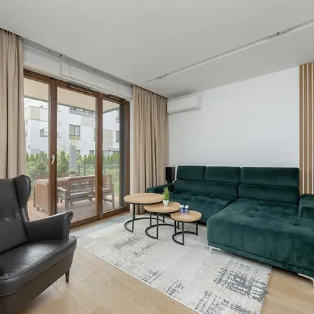 Spacious Family With Garden & Parking By Renters Warsaw