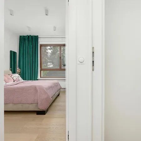 Spacious Family With Garden & Parking By Renters Lejlighed Warszawa