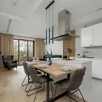Apartmán Spacious Family With Garden & Parking By Renters