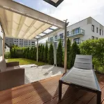 Spacious Family With Garden & Parking By Renters Varšava