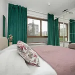 Spacious Family With Garden & Parking By Renters Apartmán