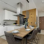 Apartmán Spacious Family With Garden & Parking By Renters *