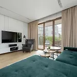 Spacious Family With Garden & Parking By Renters Apartmán