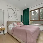 Apartmán Spacious Family With Garden & Parking By Renters