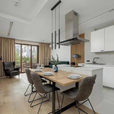 Apartament Spacious Family With Garden & Parking By Renters