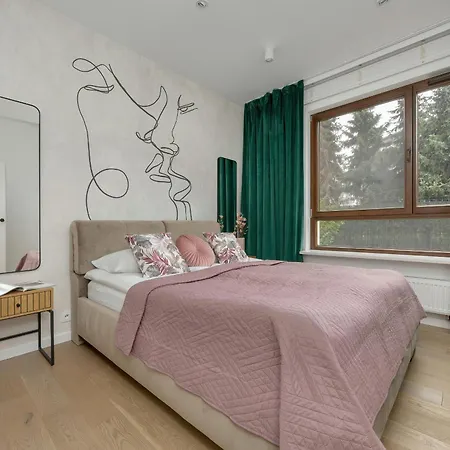 Apartament Spacious Family With Garden & Parking By Renters