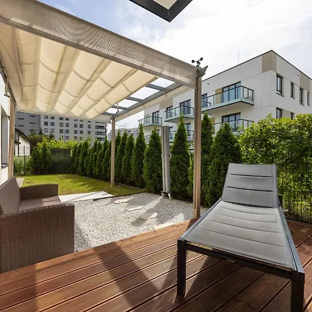 Spacious Family With Garden & Parking By Renters Warszawa
